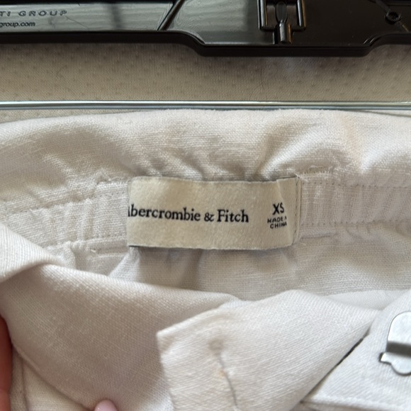 A&F White Linen Pants - Picture 3 of 3